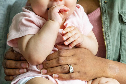 Choosing the Best Probiotics While Breastfeeding: A Guide for New Moms